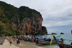 4 Islands Full-day Tour from Krabi with Tub, Chicken, Poda Island & Phra Nang - How Speedboat vs Longtail Changes Your Day