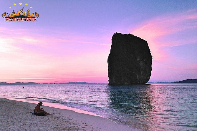 4 Islands Sunset + Plankton, Semi-Private Tour only 12 Guests - Food, snacks, and the small comforts that keep the day fun