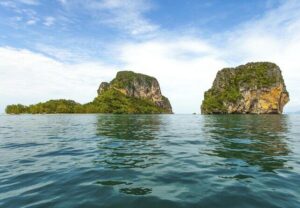7 Islands Sunset Tour with Buffet Dinner & Night Snorkeling - Yawasam Island snorkeling: clear shallows, coral gardens, and an easy first stop