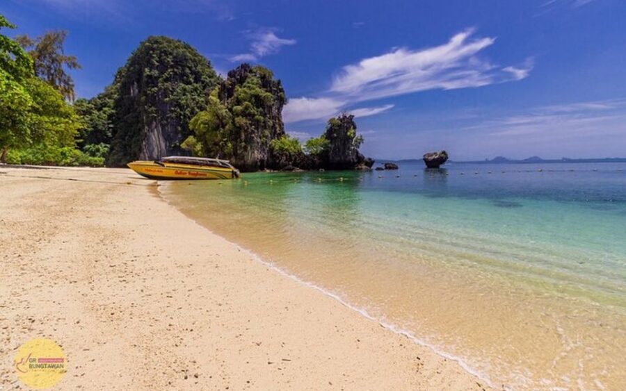 Ao Nang: Hong Islands Tour by Speedboat or Longtail Boat - Hong Island: Swim Time, Snorkel Time, and the Viewpoint Climb