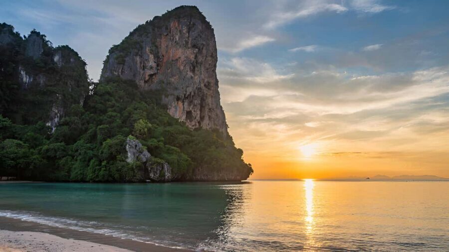 Ao Nang Night Tour – Swim with bioluminescent plankton - The longtail boat ride: quick, traditional, and part of the vibe