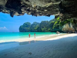 Ao Nang: Phi Phi Islands Speedboat or Catamaran Tour One day - The island-hopping route: Bamboo, Maya Bay, Pileh, Viking Cave, Monkey Beach