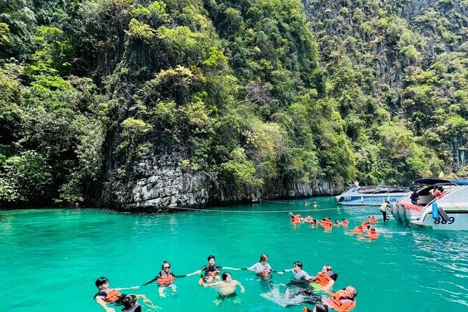 Early Bird Phi Phi 4 Islands by Speedboat 2 Trips in 1 Day - Lunch on Koh Phi Phi Don: Thai Buffet at Phi Phi Arida Restaurant