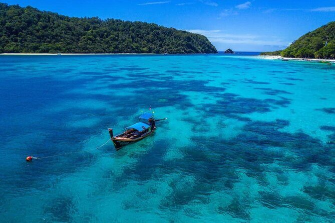 Early bird Phi Phi islands and 4 Islands by Speedboat Tour - Bamboo Island and the Four-Islands rhythm: sand and clean-water swimming