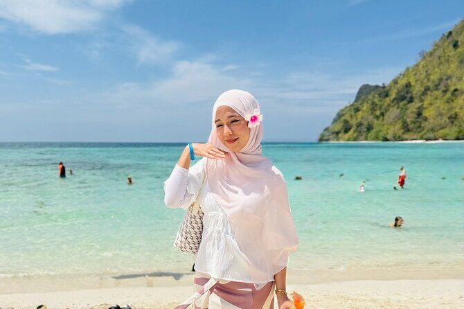 Four Islands Speedboat Trip from Krabi - Chicken Island snorkeling: short, shallow, and geared for color