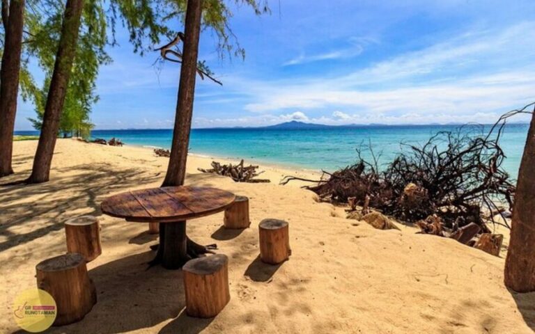 From Ao Nang: Phi Phi Islands Day Tour by Boat with Lunch - Pileh Lagoon and Bamboo Island snorkeling: why the clear water is the main event