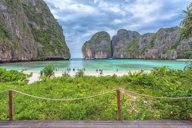 From Krabi: Maya Bay, Bamboo & Phi Phi Islands Day Tour - Maya Bay viewpoints and that movie-famous walk