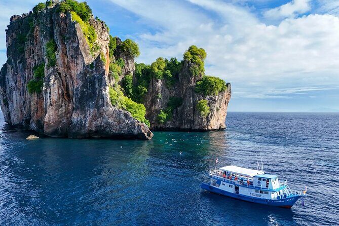 From Phi Phi Don | Half Day Discover Scuba Diving 2 Dives - Stop 4: Ko Bida Nok and the chance of sharks