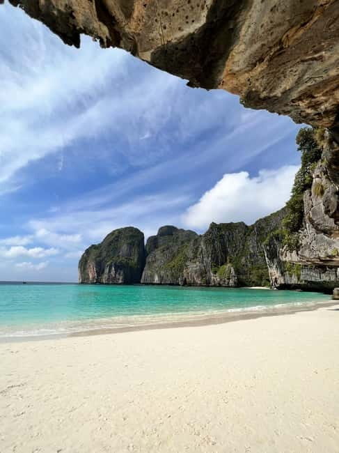 From Phi Phi: Maya Bay HalfDay Longtail Boat with Snorkeling - Loh Samah Bay and the Maya Bay arrival: why the timing matters