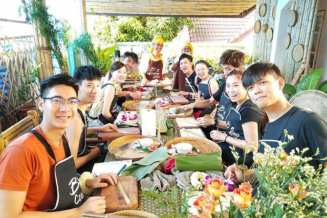 Home Style Family class with fruit carving and market tour - The market walk: ingredients, herbs, and real Thai browsing