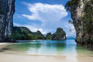 Hong Islands Day Tour and 360 Viewpoint by Longtail Boat From Krabi - Pickup, pier, and what to pack for a 7-hour island day