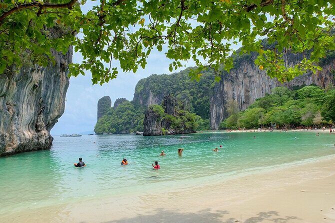 Hong Islands One Day Tour From Krabi - Beach lunch and food reality: included, simple, and sometimes a letdown