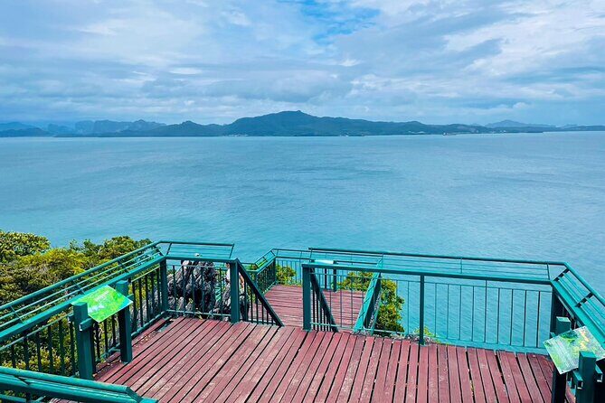 Hong Islands Trip Premium Speedboat from Krabi - Food and drinks: light breakfast, Thai buffet lunch, and a vegetarian check