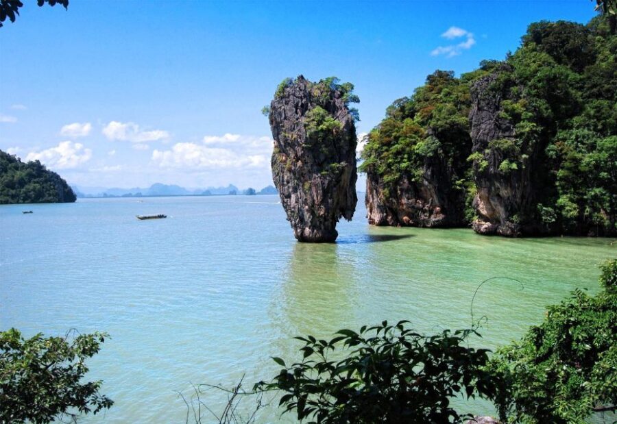 James Bond Island: Sightseeing Tour by Longtail Boat & Kayak - The longtail boat ride in Phang Nga Bay: why it’s the star of the day
