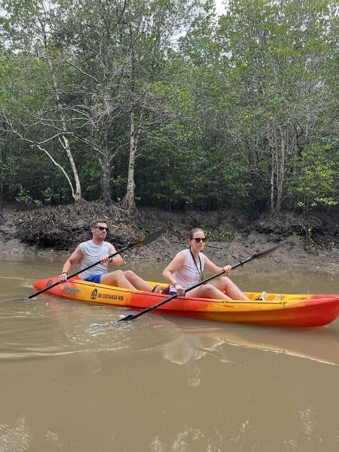 Koh Lanta: Amazon Mangrove Kayaking Tour With Lunch - Lunch at the Mangrove Seafood Restaurant: a smart reset