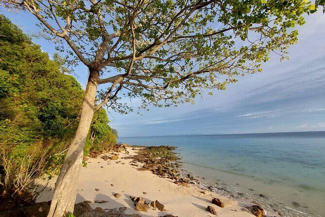 Krabi 7 Islands Sunset Tour BBQ Beachside Dinner + Plankton Swim - Poda Island BBQ dinner at sunset: the main event