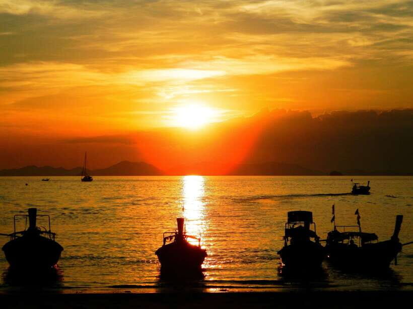 Krabi: 7 Islands Sunset Tour with Buffet Dinner & Snorkeling - Chicken Island photos and the Tub–Mor sandbank walk