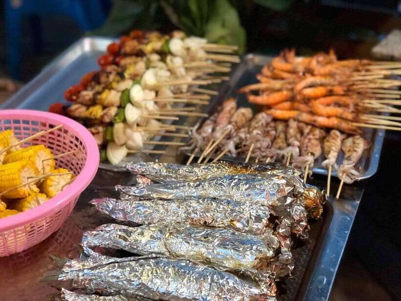 Krabi: Ao Thalane Sunset Kayak adventure (group of 10 max) - The guide factor: why Lek keeps coming up