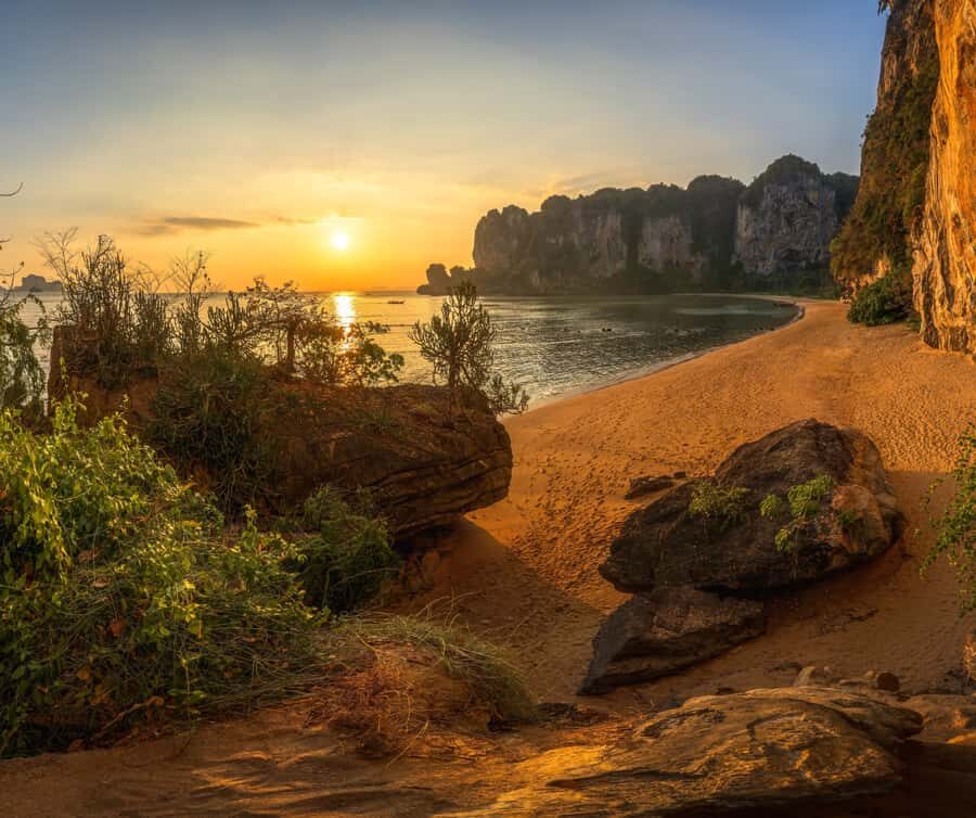 Krabi: Bioluminescent Plankton, Snorkeling & Sunset Tour - Getting picked up: Ao Nang vs Railay East timing