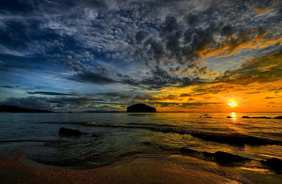 Krabi: Bioluminescent Plankton, Snorkeling & Sunset Tour - Tup Island and Chicken Island: where the snorkeling and swimming time feels real
