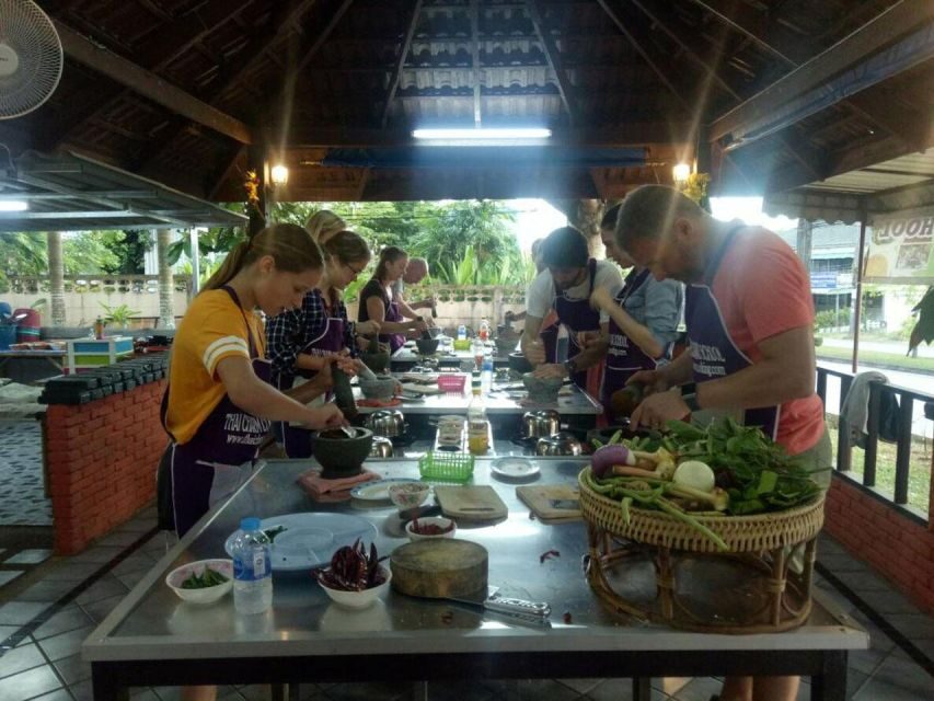 Krabi: Cooking Class at Thai Charm Cooking School with Meal - Choosing your 5 savory dishes and 2 desserts without getting overwhelmed