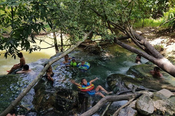 Krabi Emerald Pool, Hot Spring and Tiger Temple - Lunch included: a small detail that changes the whole day