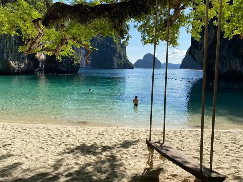 Krabi: Hong Island Sunset and BBQ Dinner Tour - Group size and guide energy: why it changes the whole day