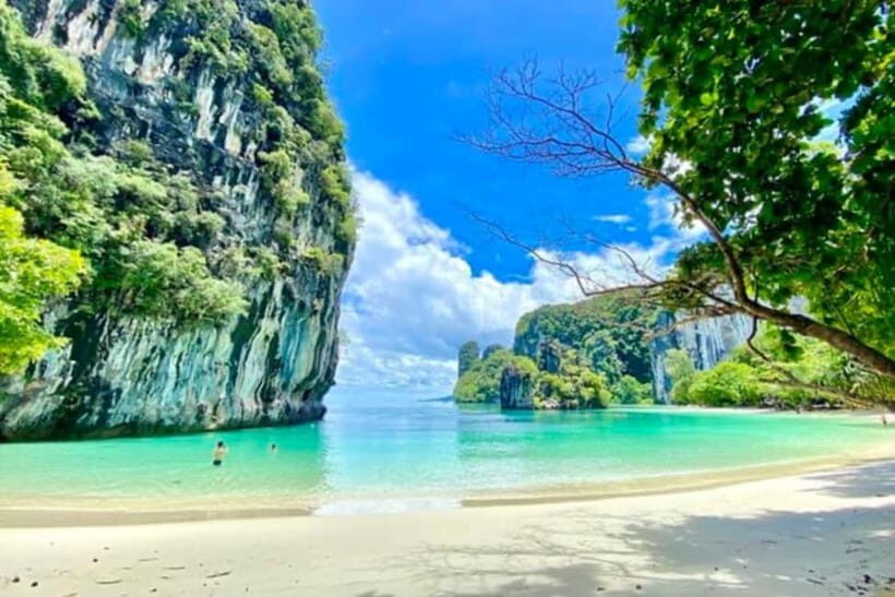 Krabi: Hong Island with Kayaking by speedboat - Hong Island kayaking: calm paddling with a real payoff