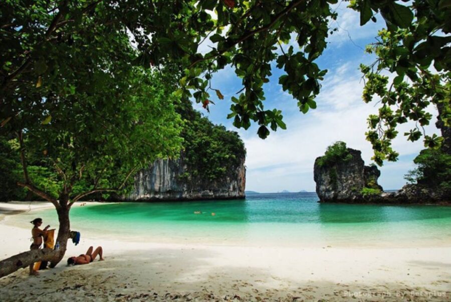 Krabi: Hong Islands Day Trip by Speedboat with Lunch - Lunch, fruit, and the not-so-glamorous essentials