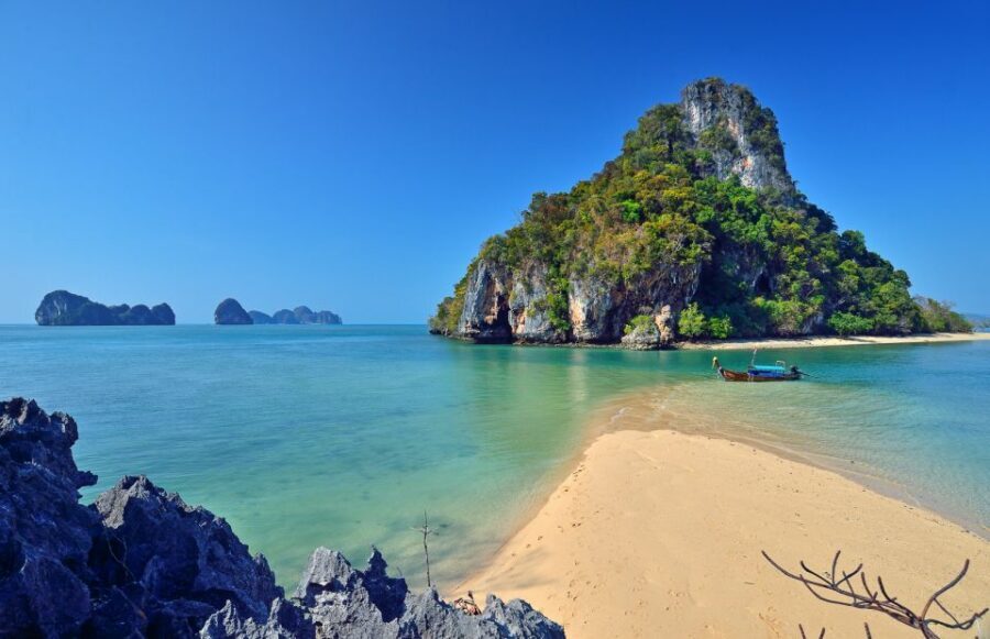 Krabi: Hong Islands Snorkeling with Lunch by Longtail Boat - Hong Island Bay and the Giant Red Rock Snorkel