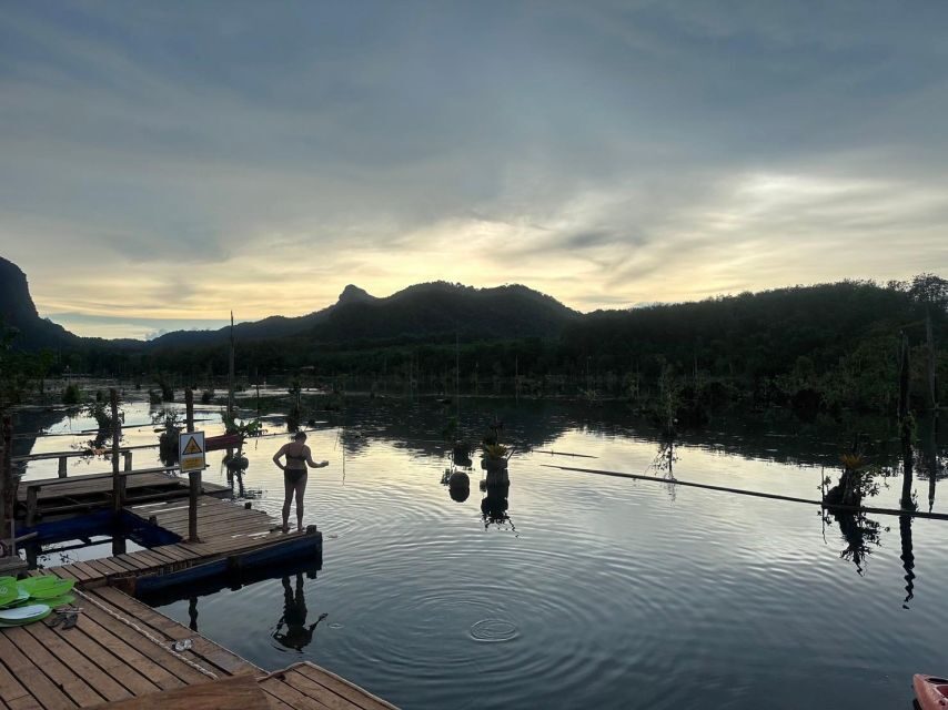 Krabi: Klong Root Kayaking Viewpoint,Fish Feeding and more - Kayaking from Klong Root or Klong Nam Sai: clear water, underwater plants, and calm paddling