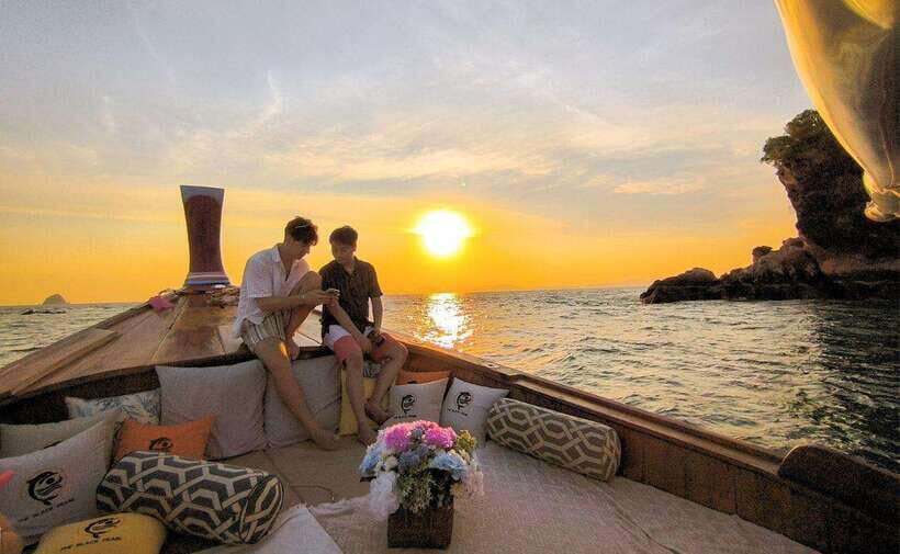 Krabi: Koh Hong Small Group Tour by Luxury Longtail Boat - From Krabi Hotel to Koh Hong: The Trip Rhythm