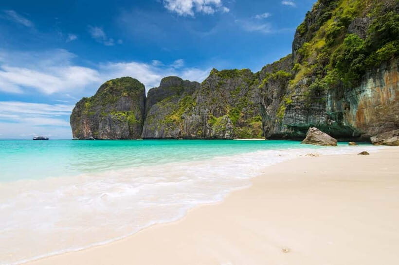 Krabi: One Day Phi Phi Island by speed boat ( Join ) - Phi Phi Don Buffet Lunch: A Real Break in the Middle