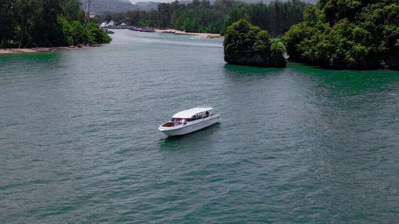 Krabi: Phi Phi and 4 Islands with Snorkeling by Speed Boat - Maya Bay and Pileh Lagoon: movie scenery with real wildlife vibes