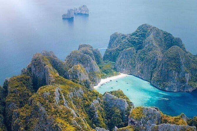 Krabi: Phi Phi, Maya Bay, Bamboo Island Speedboat Tour with Lunch - Phi Phi Don lunch stop: a break that actually helps