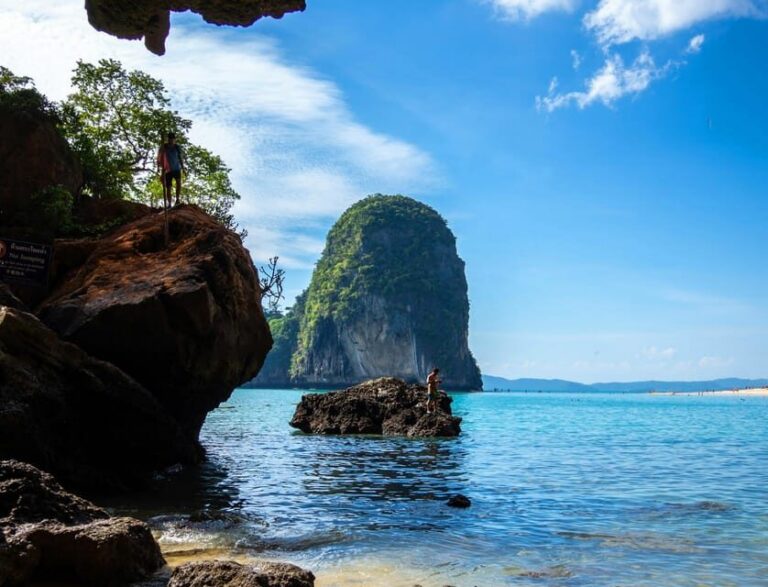 Krabi: Premium 4-Island Day Trip by Longtail Boat with Lunch - Chicken Island snorkeling: coral color, big names, and crowds