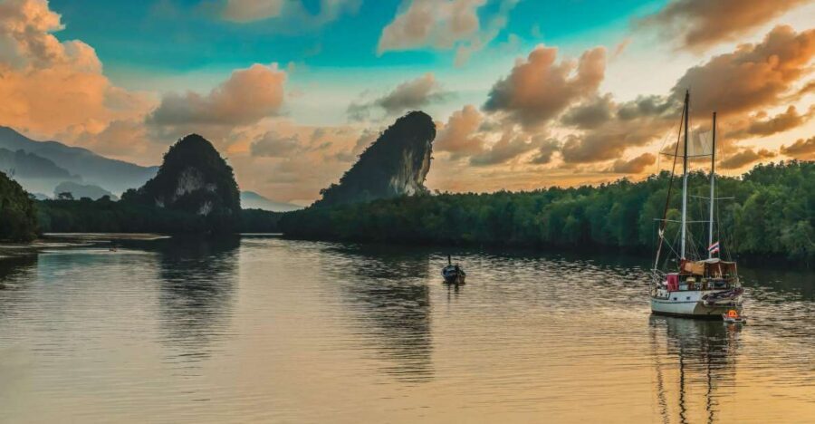 Krabi: Private Sunset Boat Trip and Night Market Tour - Why the Khao Khanap Nam sunset + night market combo works