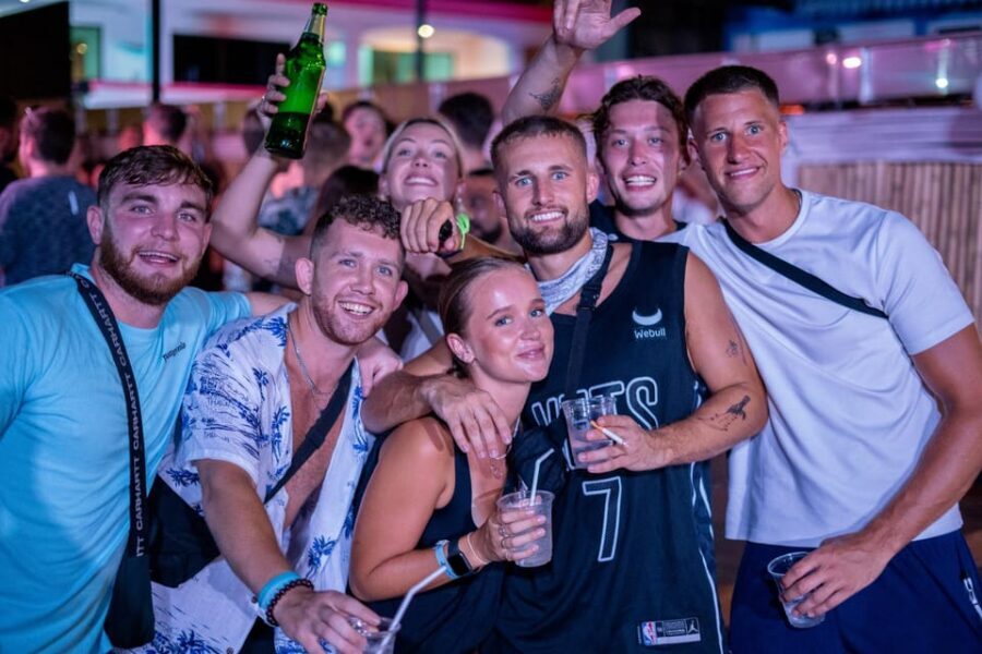 Krabi Pub Crawl - Join Nomads For The Best Night in Ao Nang! - Group size up to 10: why that changes the vibe