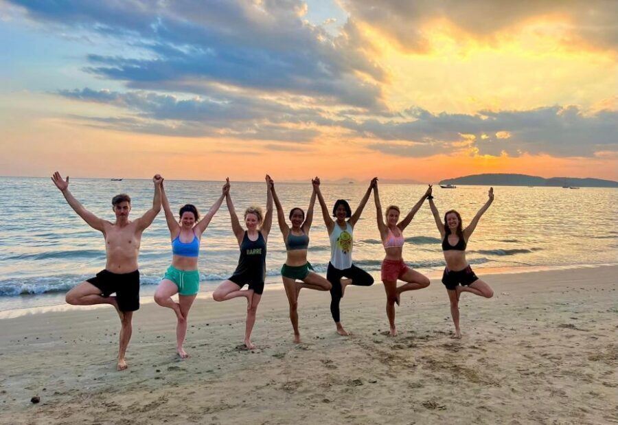 Krabi: Sunset Yoga Balance Join-in Class - The 90-minute flow from 17:30 to 19:00