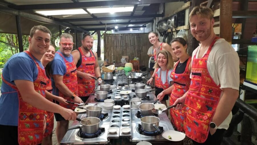 Krabi: Traditional Thai Cooking Class with Local Chef - The 4-hour flow: What you’ll do from the first chop to the last bite