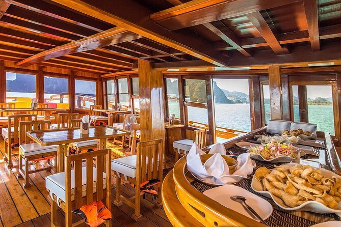 M/Y Lalida Sunset Dinner Cruise in Krabi - Poda Island: swimming time with a possible park fee