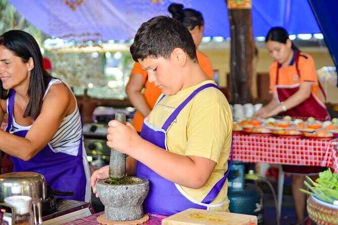 Penny Thai Cooking Class Krabi - The star skill: making curry paste from scratch