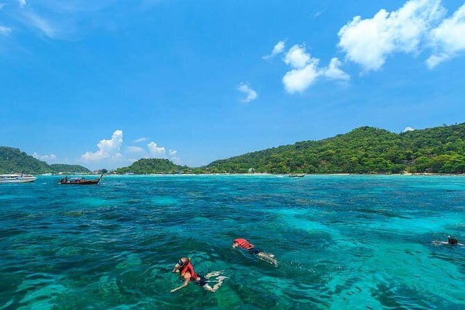 Phi Phi & Bamboo Islands Escape by Luxury Catamaran - Snorkeling gear included: how to make it work for you