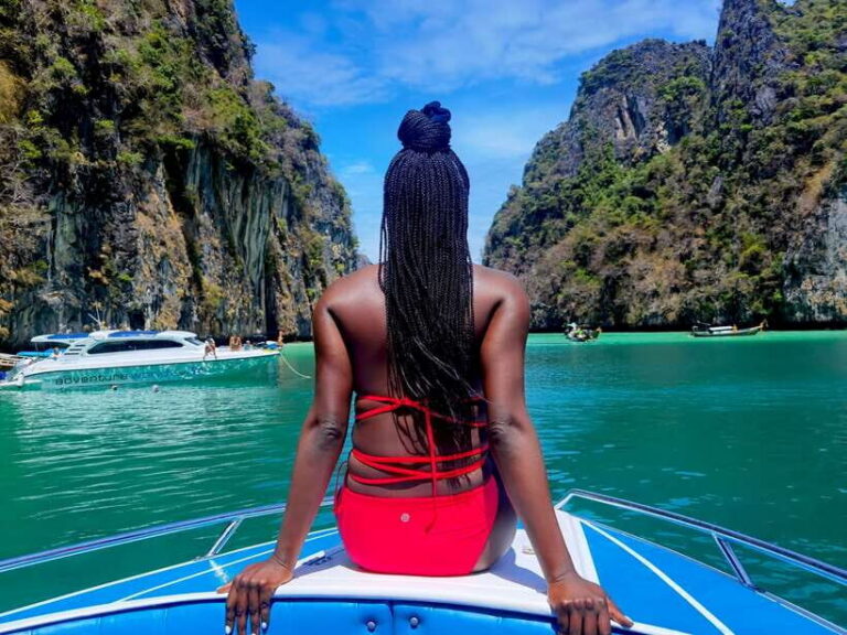 Phi Phi: Half-Day Tour with Maya Bay, Pileh Lagoon & Snorkel - Entering Maya Bay: movie fame, real-life crowd math