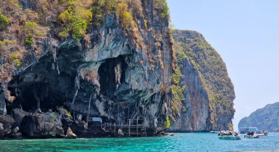 Phi Phi: Morning Speedboat Tour to Maya Bay with Snorkel - Bamboo Island full-day add-on: when the water steals the show