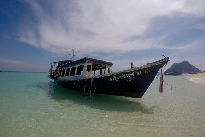 Private Tour to Hong Islands & 4 Islands with Sunset & Night Snorkel - Tup Island: A Short Beach Break With Big Color in the Water