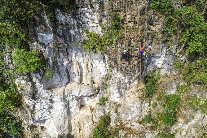 Zone A + B PACKAGE Zipline Adventure Experience - Zone A + B in action: 11 ziplines and the 1.2 km course
